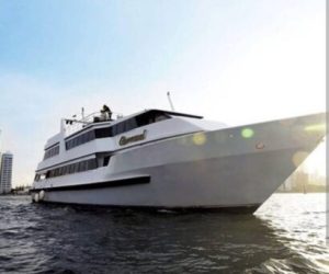 El yate mas lujoso de Cartagena para disfrutar de un atardecer por la bahía