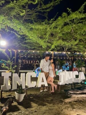 pareja disfrutando de la noche blanca en santa marta
